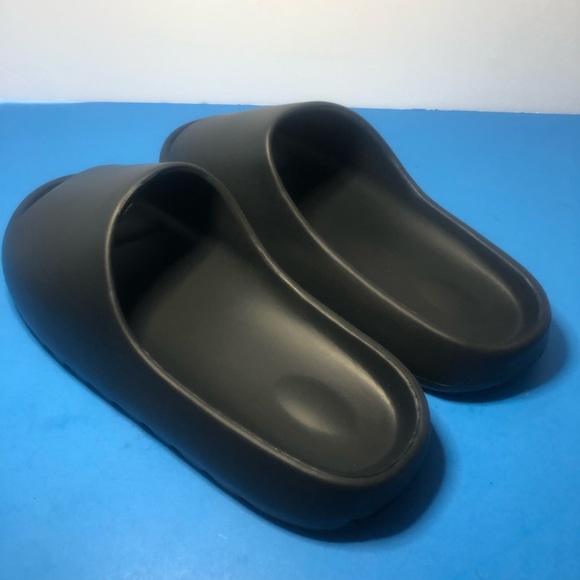 Thick Soled Black Sports Slides Soft Sandals Men’s Size 9.5/10 - Picture 4 of 8
